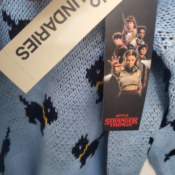 Stranger Things Erica Sinclair Blue Scottie Dog Sweater Juniors Size L - Picture 5 of 6